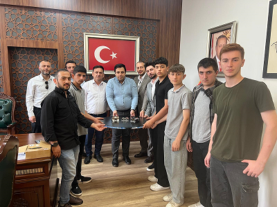 MEBROBOT Uluslararası Robot Yarışmasına Katılan Öğrencilerimiz Projelerini Tanıttı